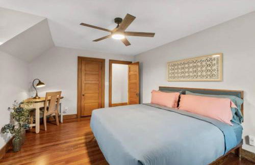 25 Massive 5 BR in Downtown Southington - Foto 13