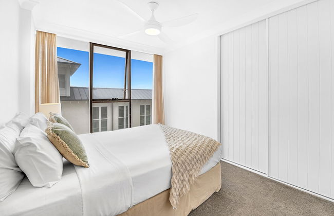 Albatross North Apartments - Photo 13