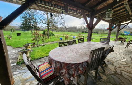 Spacious house with large garden in Valdivienne - Foto 3