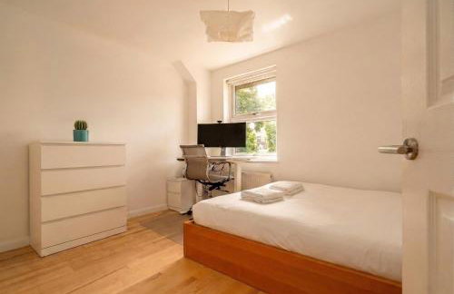 Canal View House - 2BR with Garden & Parking - Foto 11