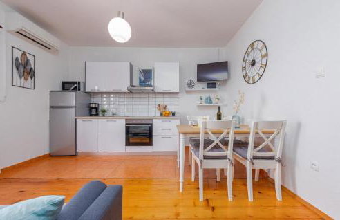 Stunning Home In Prizna With Wifi - Photo 17
