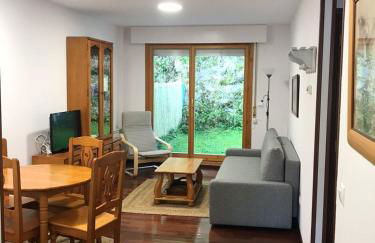 Casa Buganvilla. Apartamento con jardín, a 100 metros del centro. - Foto 1