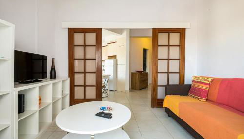 GuestReady - Enchanting Retreat in Paço de Arcos - Foto 1