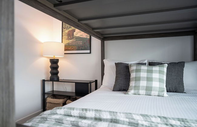 The Monashee House by Revelstoke - Photo 10