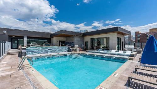 10thFloor CityView HotTub,Pool,Gym,Parking,King Bed - Foto 3, sunbed