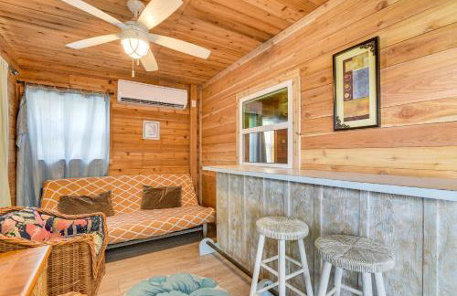 Walk to Shore Freeport Beach House with Grill! - Foto 10