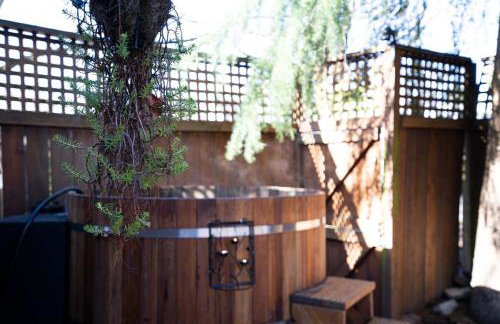 Urban Oasis with Cedar Hot Tub - Foto 13