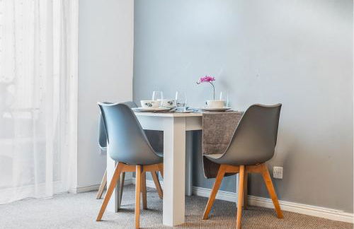 Central Peaceful Home with Parking, Wi-Fi and Garden - Foto 22