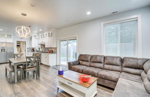 Westport Home with Hot Tub 2 Blocks to Beach! - Foto 6