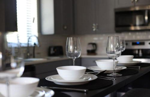 2BR Escape w Parking&Pool, Near Rvrwlk & Conv Ctr - Foto 78