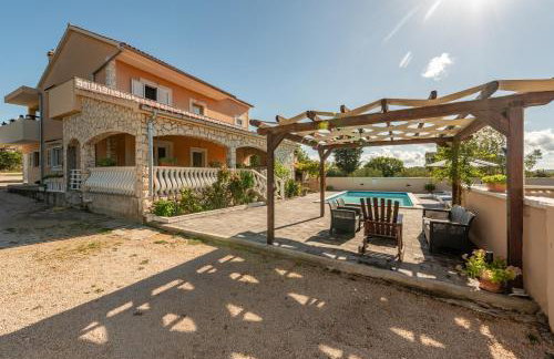 Holiday House Laetitia with pool - Foto 53