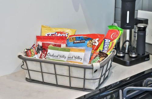 **NEW mOdernLUX best OTR condo *Park ONsite** - Foto 7