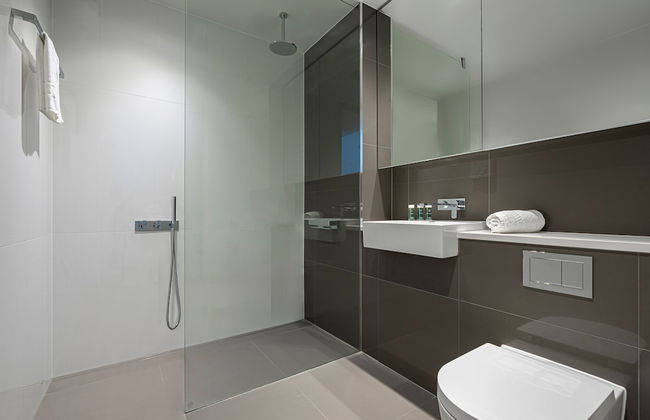 Deluxe Riverside Apartment With City Views - Foto 36