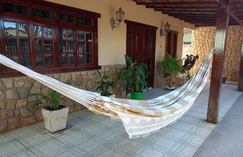 Casa confortável com piscina e churrasqueira - Foto 10