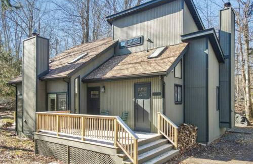 3BR, Lakeview, Hot Tub, Nintendo Switch - Deer Haven Poconos Retreat - Foto 25