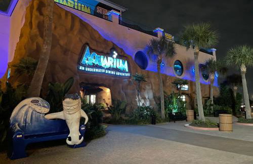 Seabrook 3BR Sleeps 10 w Backyard, Fire Pit Near Kemah - Foto 54