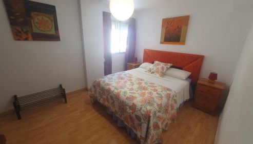 Visit Gibraltar stay in La Linea for less! - Foto 4