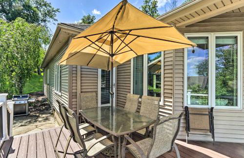 Walk to Lake Middlefield Home with Fire Pit - Foto 27