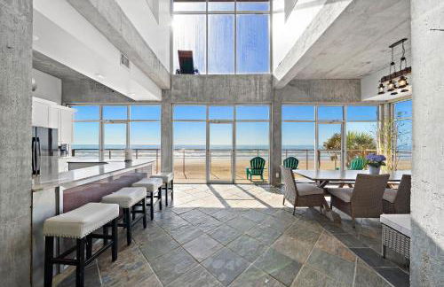 Oceanfront Experience - Photo 4