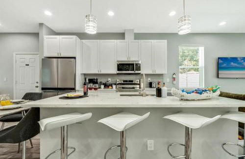 Chic Retreat-Stunning Design Cozy Fire Pit Escape! - Foto 3