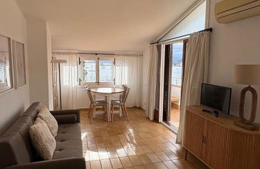 Ático con terraza y vistas al mar en primera línea - Foto 7