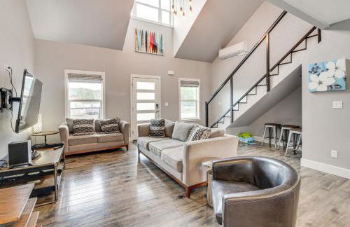 1 Mi to Oregon Dunes Quiet Getaway with Deck - Foto 1