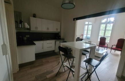 Appartement centre historique place Jean Jaurès climatisé 6 couchages avec parking - Foto 22