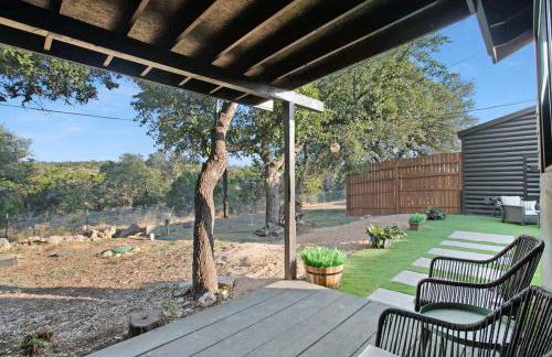 Starlight Horizon 2 Cabins Hot Tub & Pool - Pet-Friendly Texas Hill Country Stay Near Canyon Lake Sleeps 12, Stargazing, Group Getaway - Foto 44