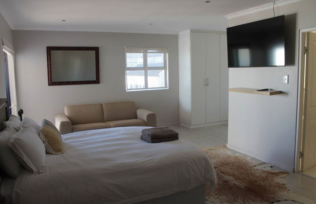 Relax in Style at Ndigo Blue, Langebaan's Coziest Holiday Home - Foto 13