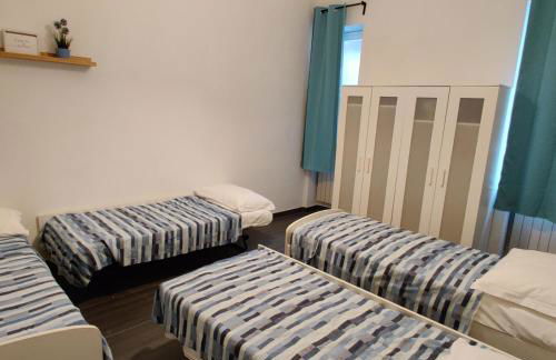 Vista sul carruggio, centro storico di Chiavari - Photo 10