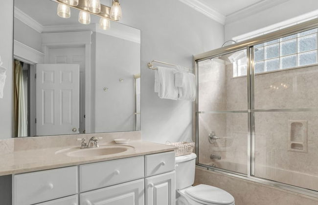 4BR Home, Private Pool, Steps From Beach, Minutes to Top Attractions - Foto 30