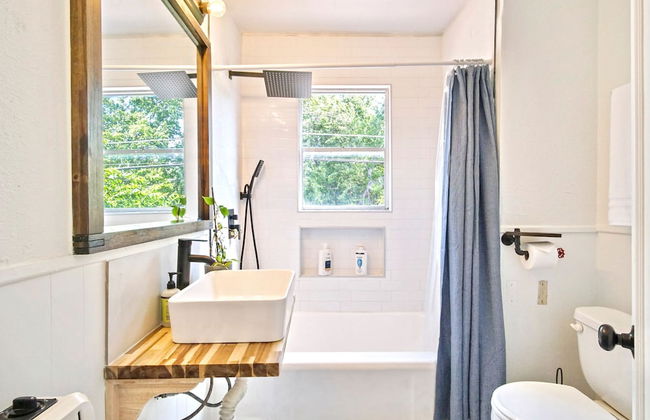 Hidden Comfort Studio Near Plaza District - Photo 4