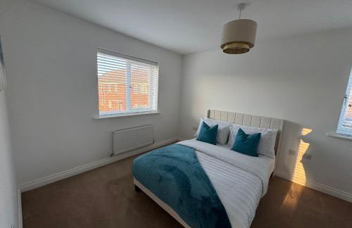 Modern & Spacious 3-Bedroom Home in Dartford, Ideal for Families, Groups and Contractors - Photo 6