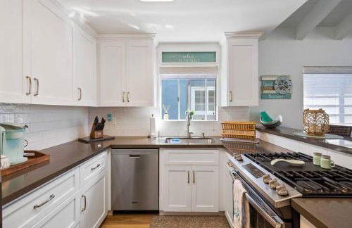 Walk on the Ocean! Wake up to Beautiful Bay Views - Photo 12