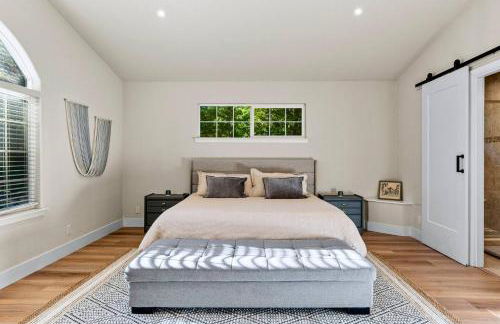 Spacious Cozy and Renovated Mountain Retreat - Foto 18