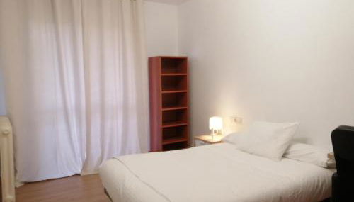 Funcional y renovado apartamento en Iturrama - Foto 2