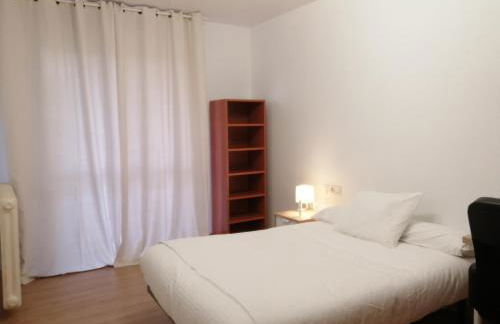 Funcional y renovado apartamento en Iturrama - Photo 2