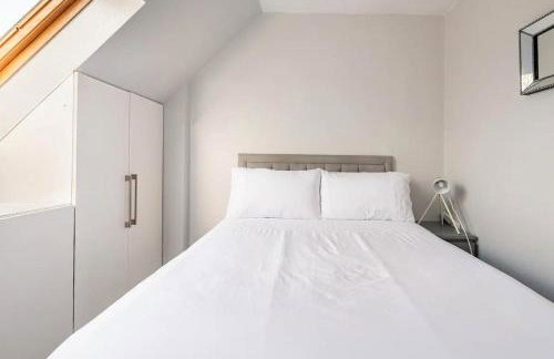 Luxury Victorian 5 bedroom apartment by Lady road apartments - Foto 63