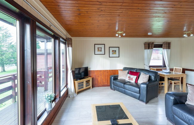 Bluebell Lodge 4 with Hot Tub - Photo 7