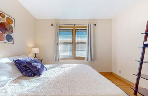 Close to Lake Harriet! Walkable Gem Near Shopping - Foto 20