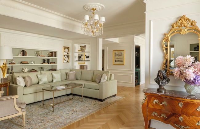 Four Seasons Hotel George V - Photo 54