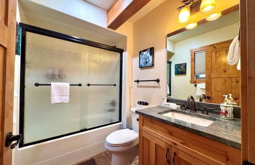 Luxury Townhome in Exclusive Eagle Bend - Photo 12