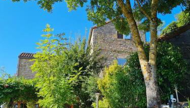 Maison charmante à Saint-Georges-de-Luzençon avec jacuzzi - Foto 3