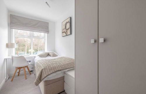 STYLISH HOME - VIRGINIA WATER LAKE & FREE PARKING - By Tempstay - Foto 6