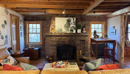 Cozy Cabin on Route 66 with Hot Tub- Edmond, OK - Foto 5