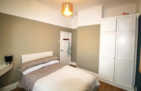 Large Bungalow - Sleeps 8 - 3 Large Beds - 2 Bathrooms - Off Street Parking - Pets Welcome - Very Large Enclosed Gardens - Fast Wifi - Foto 7