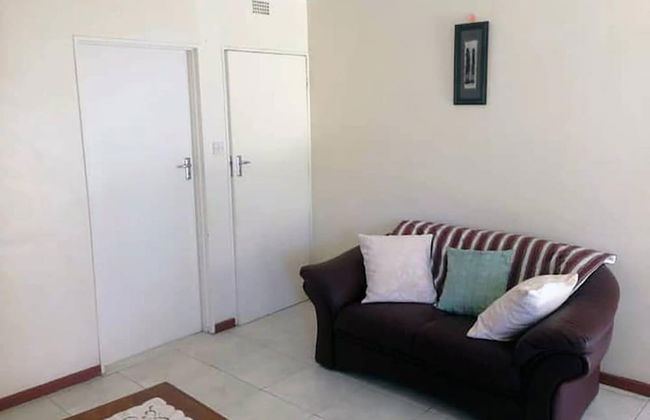 2 bed Guesthouse in Mabelreign - 2012 - Foto 1