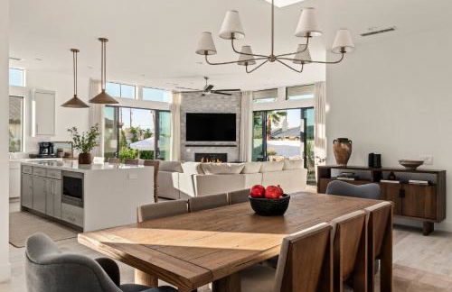 Desert Oasis: Pool, Spa, Golf Sim + EV Charger - Foto 3