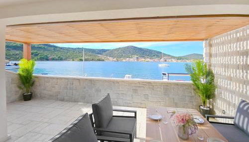 Seafront Villa Kupinica with heated Pool - Foto 3