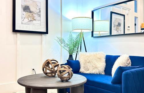 Winter living, Downtown 1BR Apt with kitchen and laundry, Near Convention Center and PPAC - Foto 1